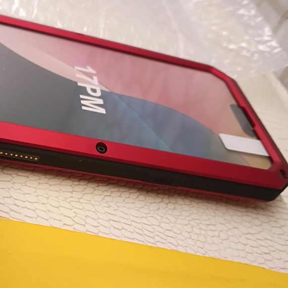 BRAND NEW "SUPER HI-QUALITY" EXTREME LIMITED EDITION I PHONE 17 PRO MAX COVER - Picture 4 of 16